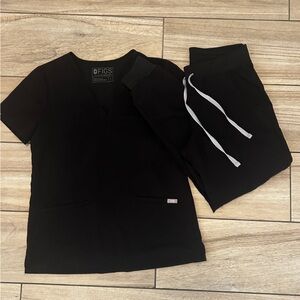 Black S Figs set: Zamora joggers, Casma top